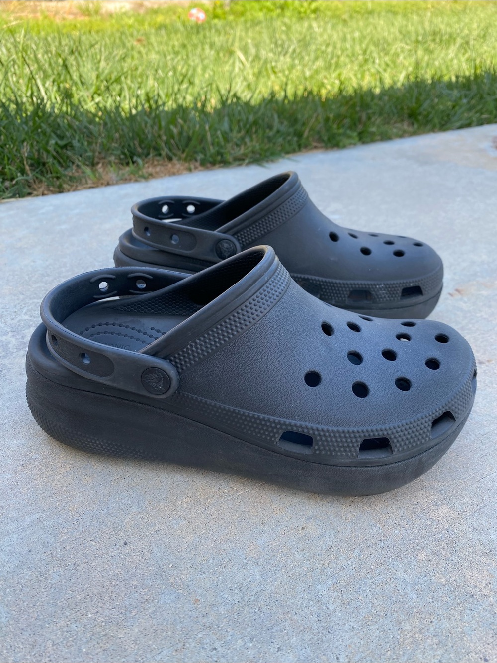 Crocs Unisex-Child Size 4 Black Cutie Crush Platform Comfort Clog Water Friendly